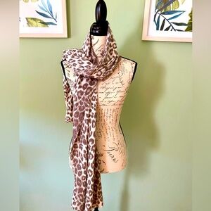 Stylish Leopard Print Scarf/Shawl